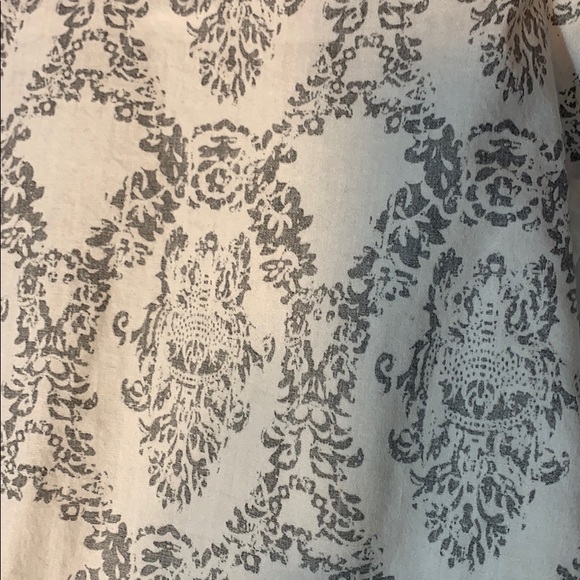 Vintage Red damask print long sleeve button down - Picture 4 of 5